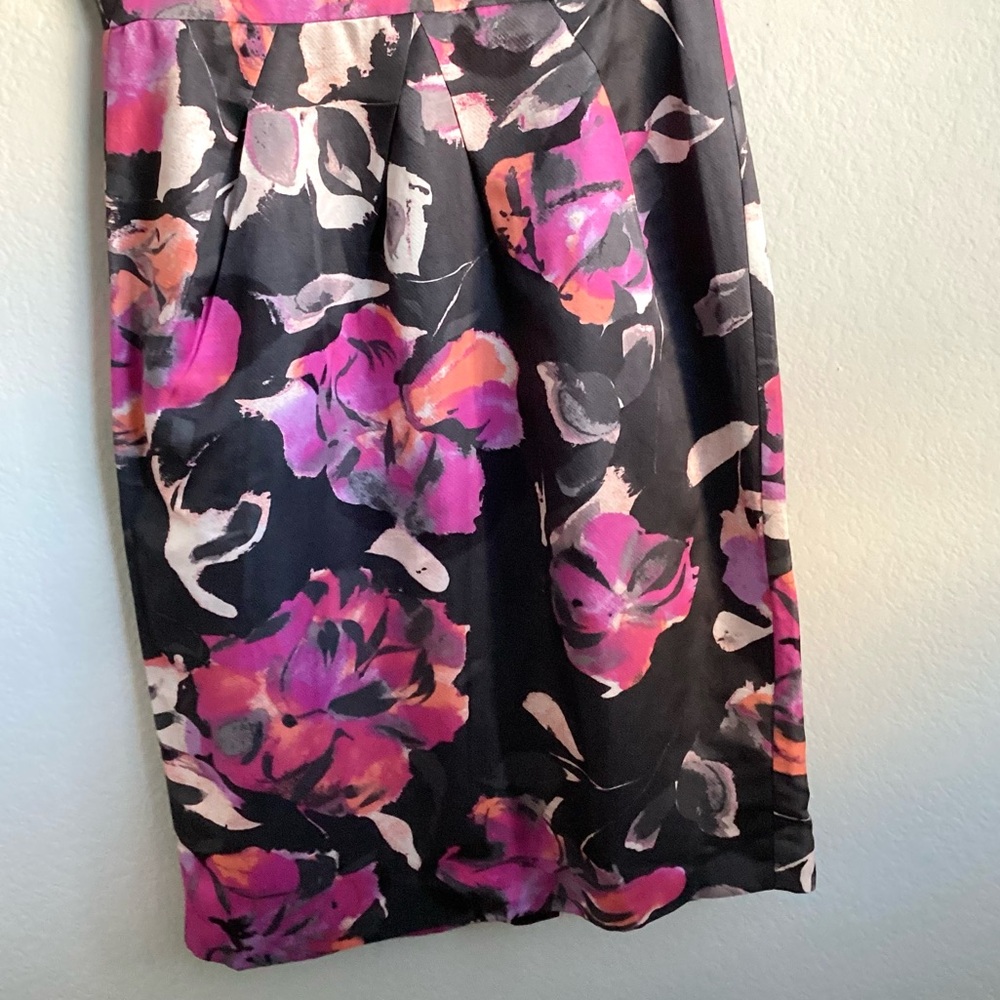 \Banana Republic\ Floral Fitted Midi Dress - Picture 6 of 16